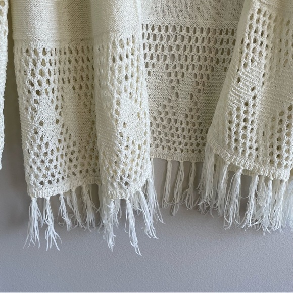 Wrangler Women's Cream Open Knit Fringe Sweater Size Medium - Picture 4 of 11